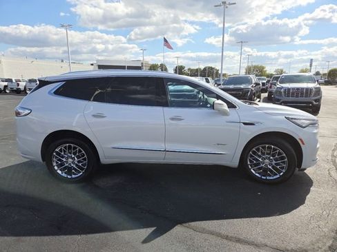Used 2023 Buick Enclave Avenir w/ Avenir Technology Package image 22