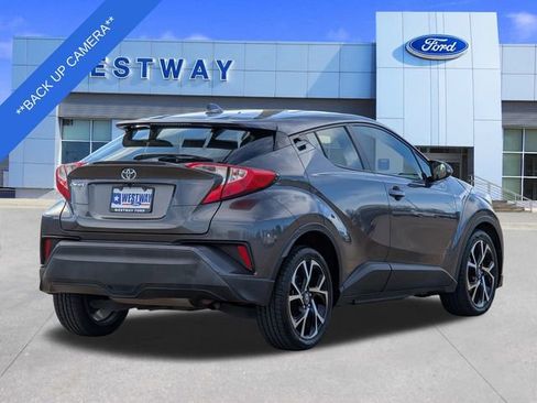 Used 2019 Toyota C-HR XLE image 4