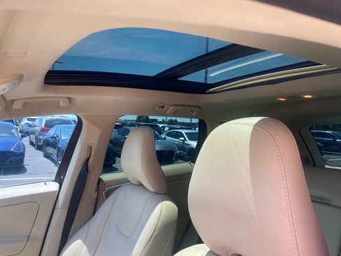 Used 2016 Volvo XC60 T5 Premier w/ Proximity Package FWD image 14