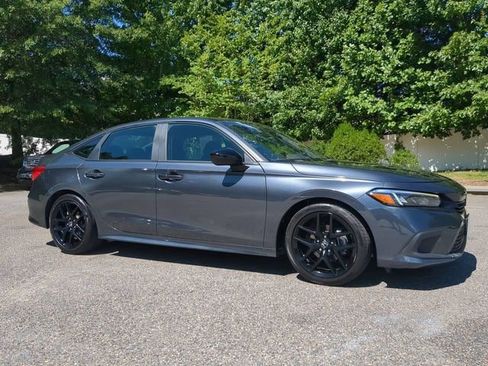 Used 2023 Honda Civic Sport image 2