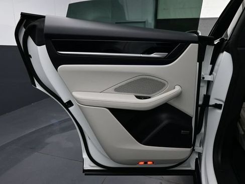 Certified 2025 Porsche Macan Electric RWD image 12