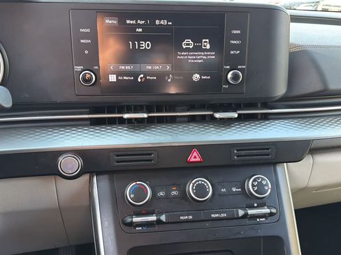 Used 2022 Kia Carnival LX image 13