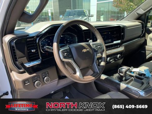 Used 2023 Chevrolet Silverado 1500 LTZ w/ LTZ Convenience Package II AWD/4WD image 7