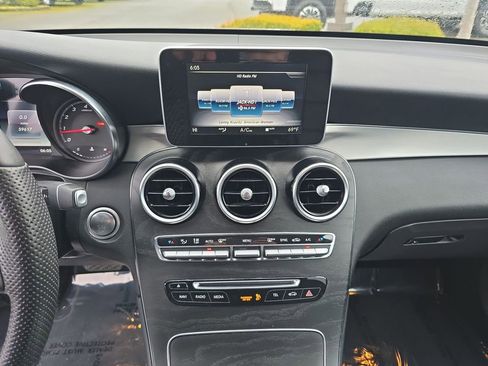 Used 2019 Mercedes-Benz GLC 300 4MATIC image 14