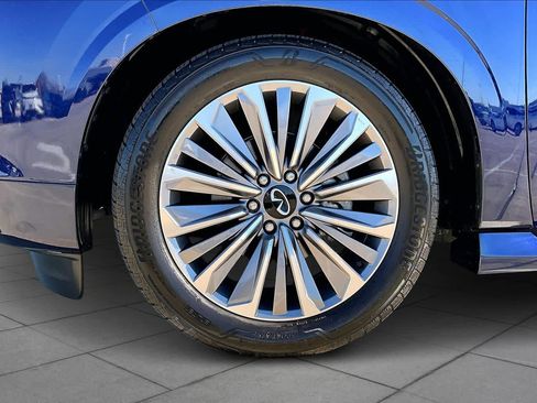 Used 2025 INFINITI QX80 Luxe RWD image 17