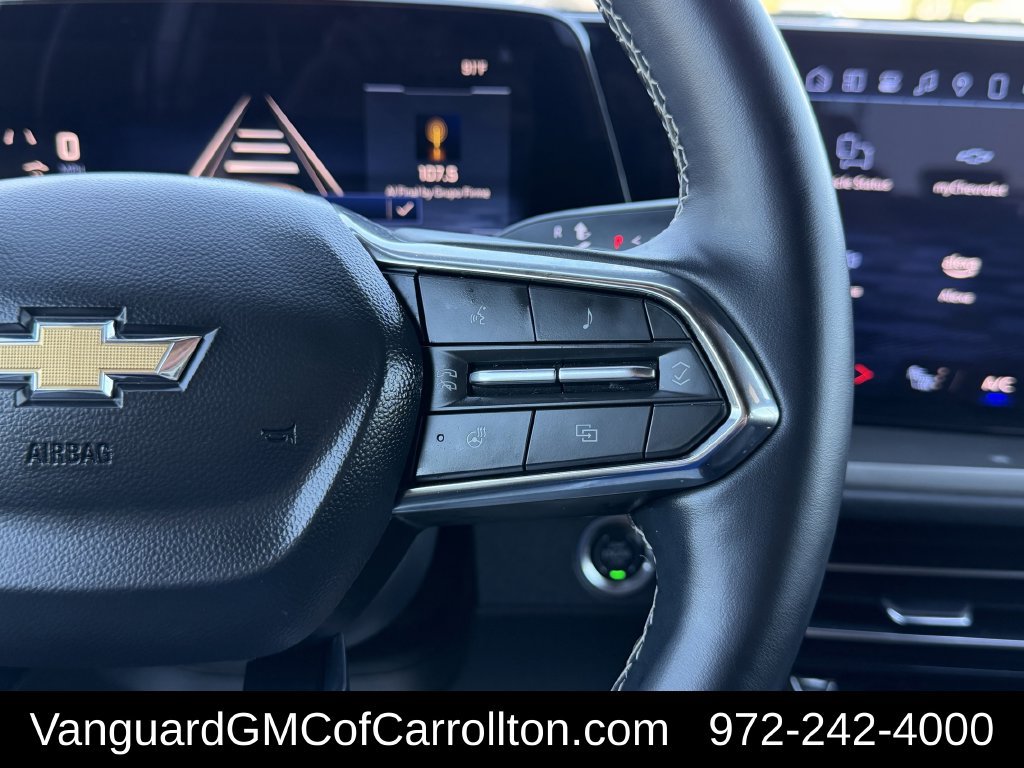Used 2025 Chevrolet Traverse LT FWD image 16