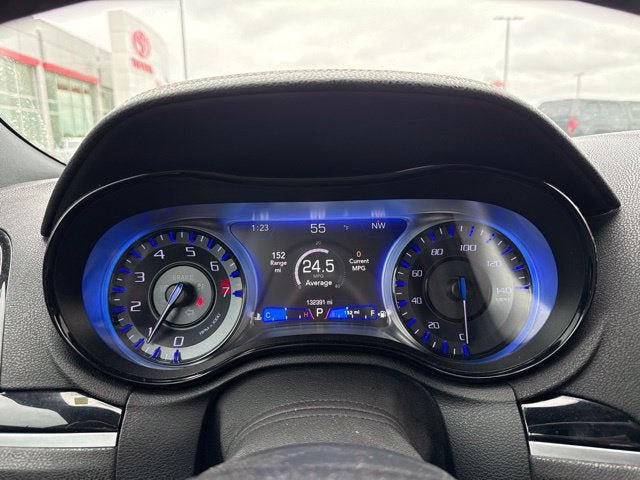 Used 2019 Chrysler 300 S RWD image 9