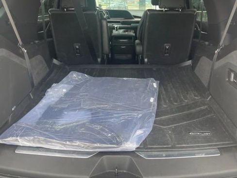 Used 2021 Cadillac Escalade Premium Luxury AWD/4WD image 11