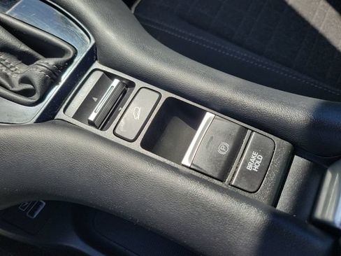 Used 2023 Honda HR-V LX image 17