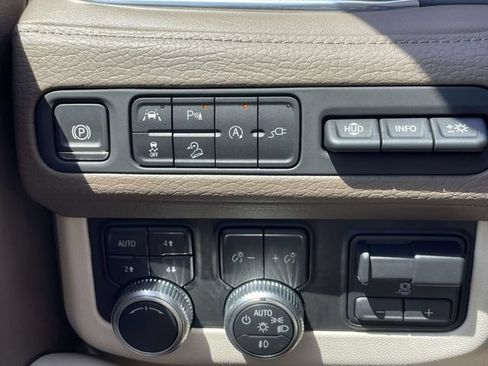 Certified 2021 GMC Yukon Denali w/ Denali Premium Package AWD/4WD image 24