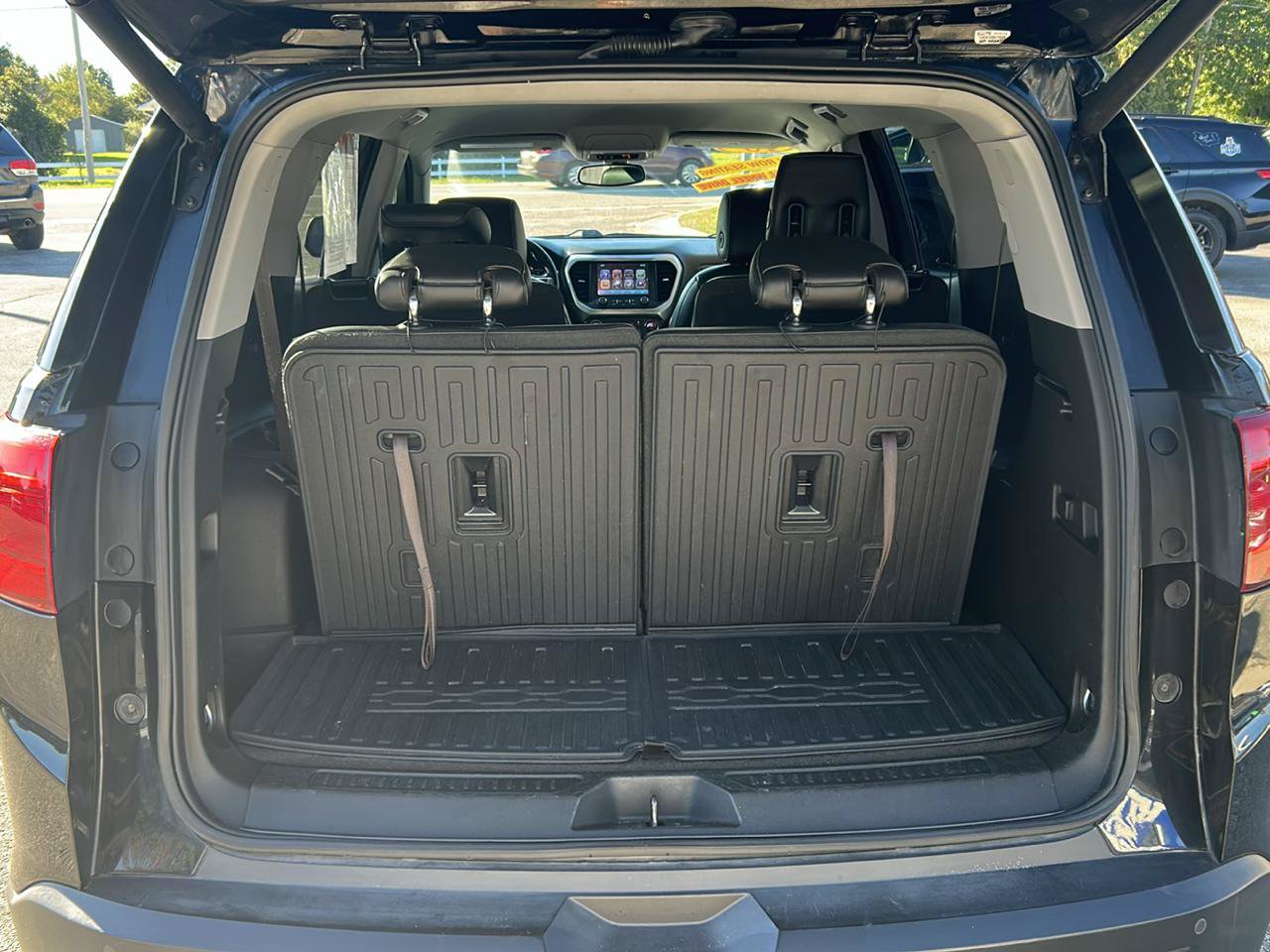 Used 2018 GMC Acadia SLT AWD/4WD image 25
