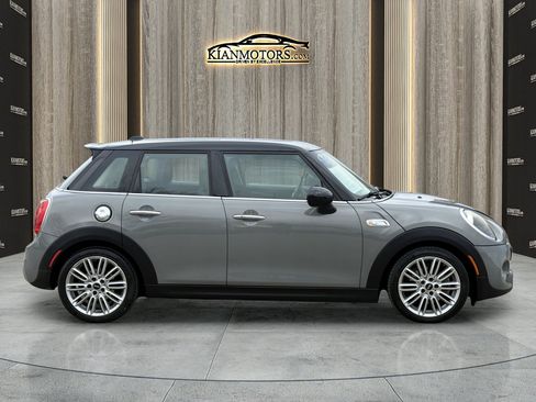 Used 2019 MINI Cooper S image 8