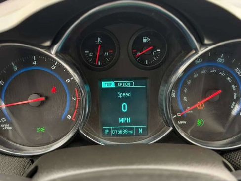 Used 2016 Chevrolet Cruze LT image 14