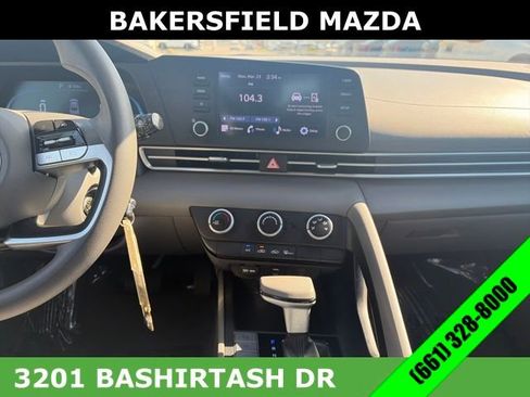Used 2024 Hyundai Elantra SE image 21