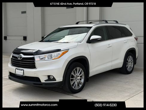 Used 2016 Toyota Highlander XLE AWD/4WD image 1
