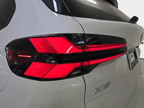 New 2026 BMW X5 sDrive40i w/ M Sport Package RWD image 19