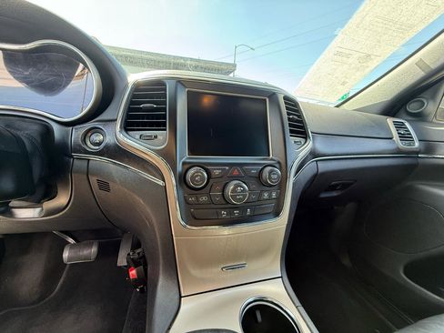 Used 2015 Jeep Grand Cherokee Limited w/ Trailer Tow Group IV image 16