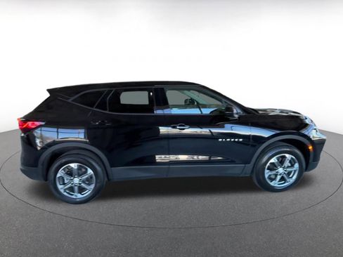 Used 2025 Chevrolet Blazer LT image 16