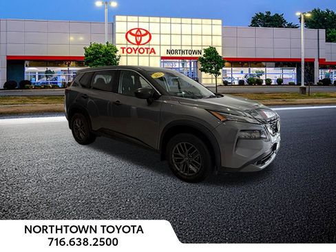 Used 2023 Nissan Rogue S image 9