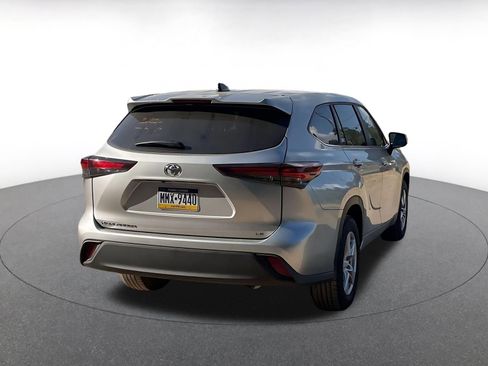 Used 2025 Toyota Highlander LE image 15
