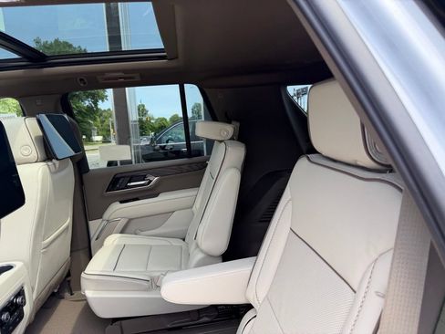 New 2026 GMC Yukon Denali w/ Advanced Technology Package AWD/4WD image 11