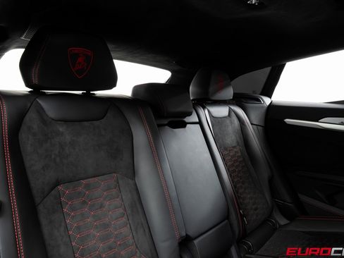 Used 2022 Lamborghini Urus *HIGH GLOSS BLACK STYLE PACKAG image 36