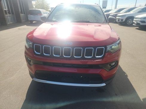 Used 2023 Jeep Compass Limited image 3