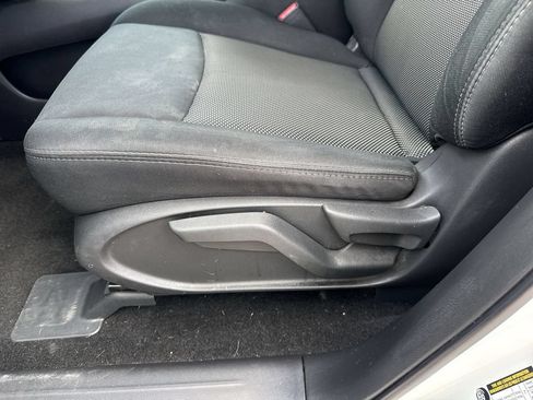 Used 2018 Nissan Pathfinder S FWD image 23