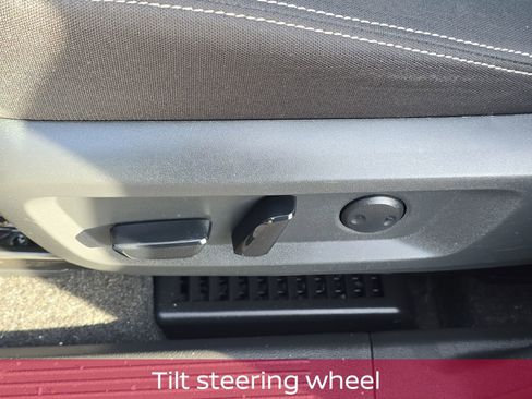 Used 2022 Nissan Rogue SV image 14