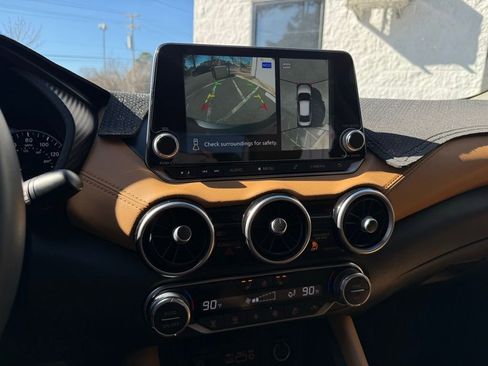 Used 2024 Nissan Sentra SV w/ SV Premium Package image 11