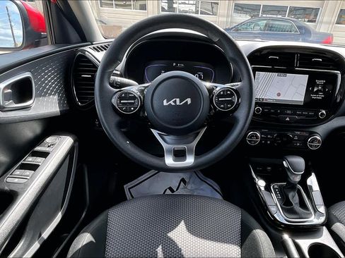 Used 2025 Kia Soul S image 6
