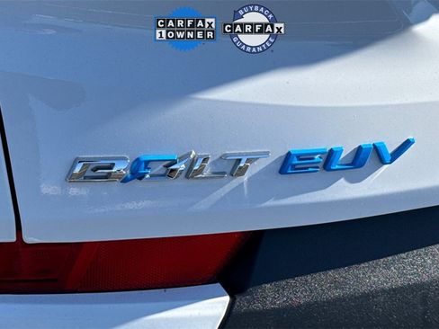 Used 2023 Chevrolet Bolt EUV LT w/ Comfort Package image 12