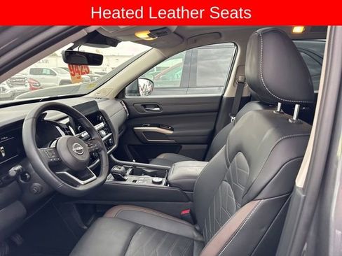 Used 2025 Nissan Pathfinder Platinum w/ Cargo Package AWD/4WD image 18