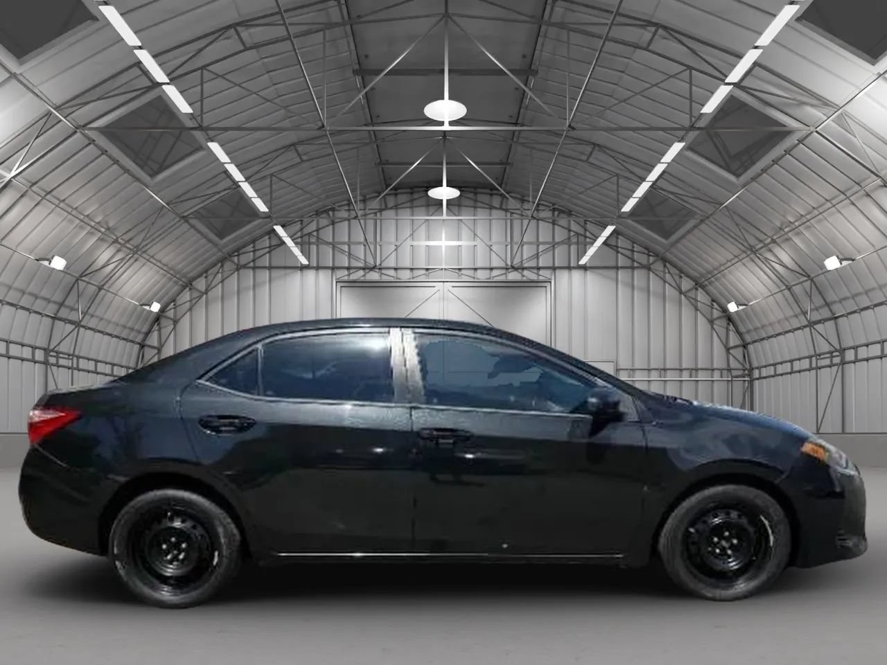 Used 2019 Toyota Corolla LE w/ Carpet Mat Package (TMS) FWD image 2