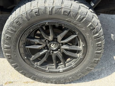 Used 2020 Ford F150 Platinum w/ Equipment Group 701A Luxury AWD/4WD image 13