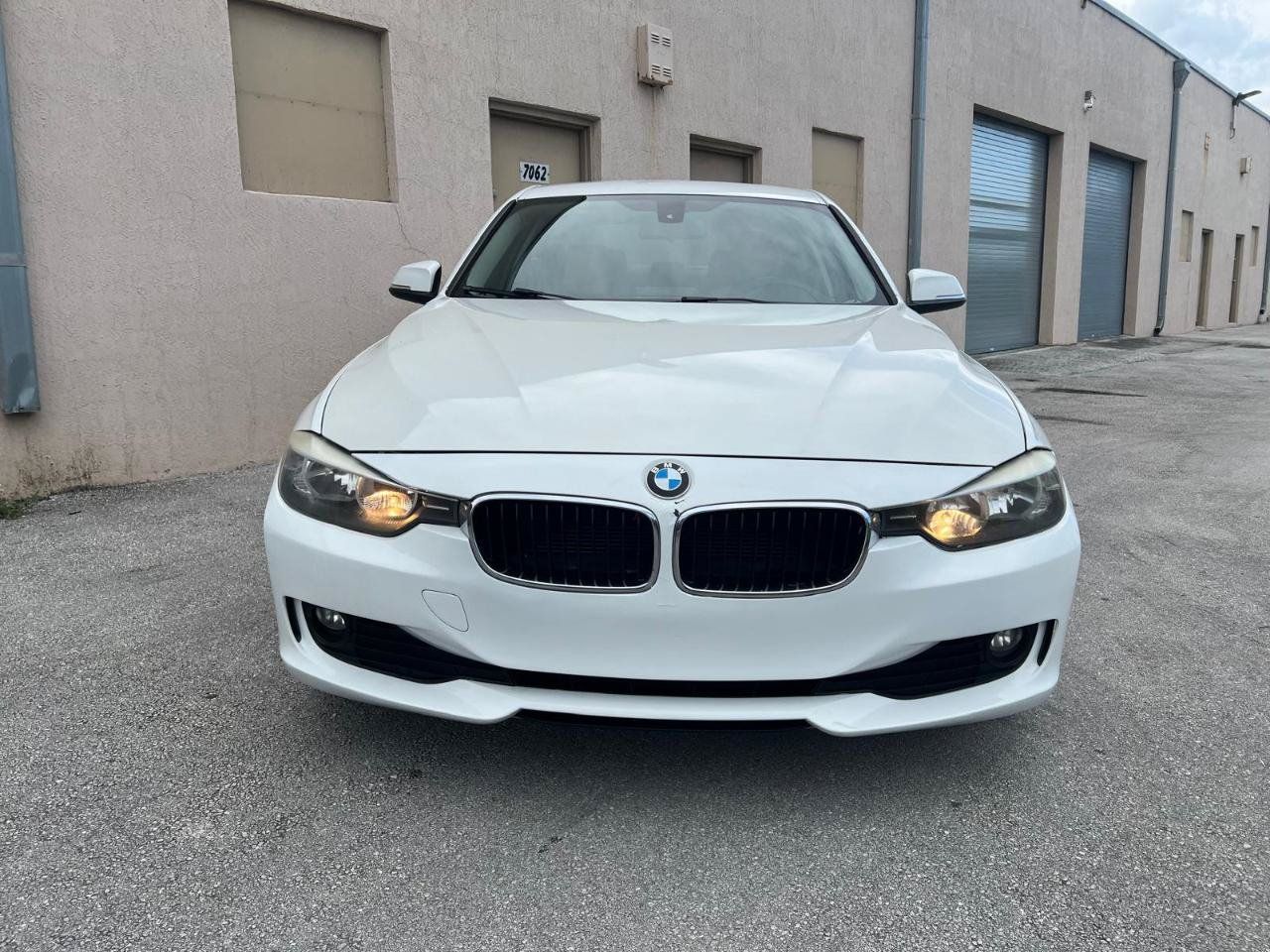 Used 2014 BMW 320i Sedan RWD image 18