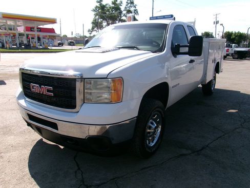Used 2013 GMC Sierra 2500 W/T AWD/4WD image 9