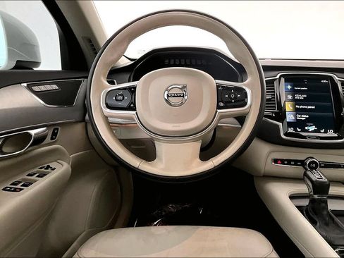 Used 2021 Volvo XC90 T5 Momentum w/ Advanced Package AWD/4WD image 6