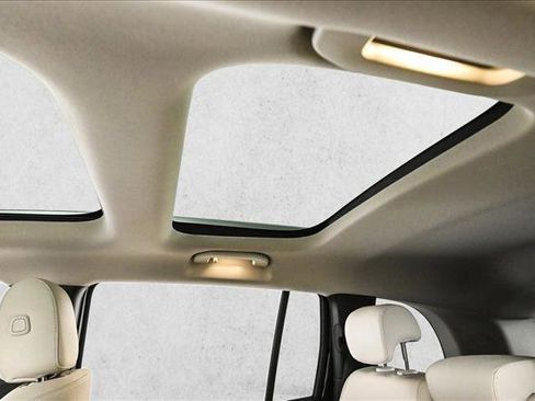 Certified 2023 Mercedes-Benz GLB 250 4MATIC w/ Premium Package image 21