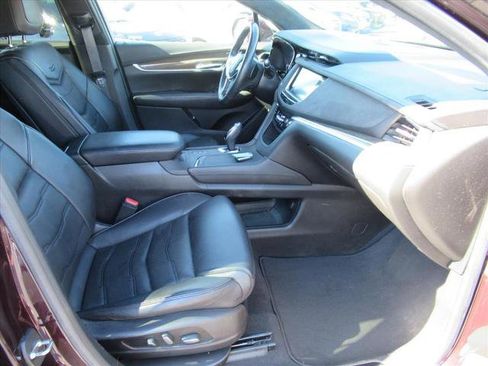 Used 2018 Cadillac XT5 Platinum w/ Driver Assist Package image 10