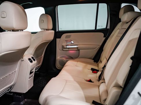 Used 2026 Mercedes-Benz GLB 250 image 18