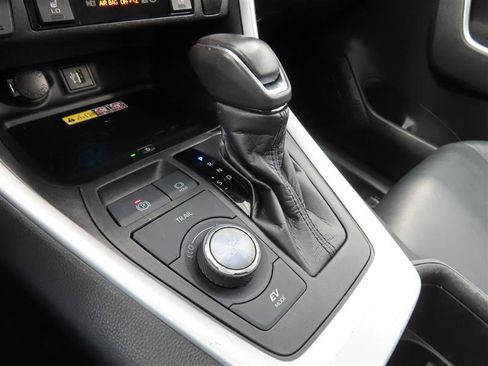 Used 2023 Toyota RAV4 XSE AWD/4WD image 29