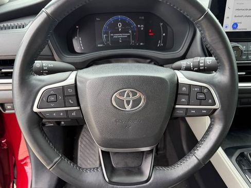Used 2024 Toyota Grand Highlander AWD image 17