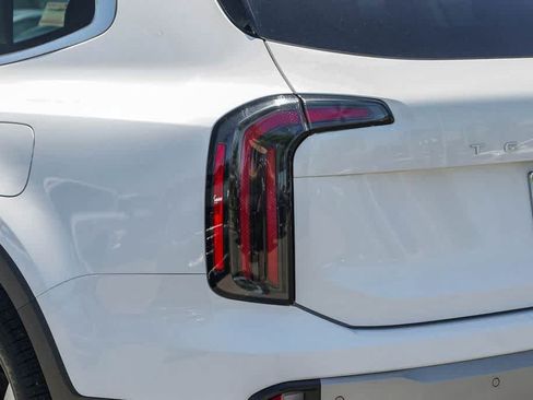 Certified 2024 Kia Telluride EX FWD image 7