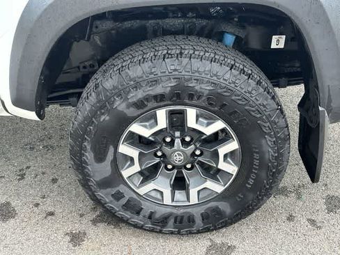 Used 2023 Toyota Tacoma TRD Off-Road AWD/4WD image 5