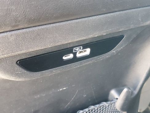 Used 2023 Chrysler Pacifica Touring-L FWD image 30