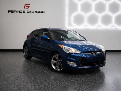 Used 2016 Hyundai Veloster w/ Option Group 02 FWD image 1