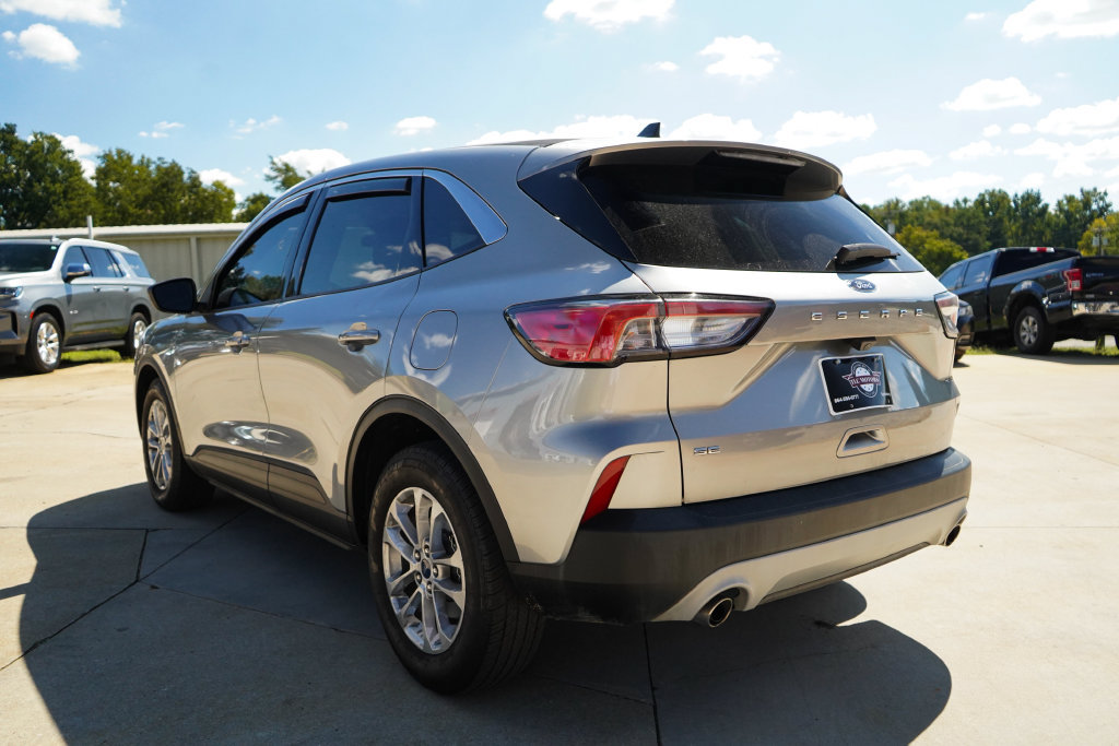 Used 2022 Ford Escape SE FWD image 4