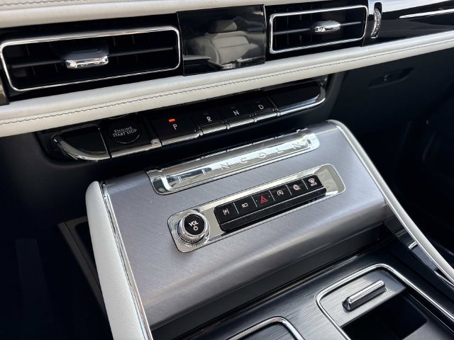 New 2027 Lincoln Aviator AWD image 30