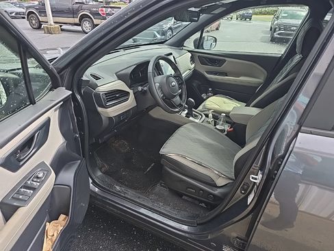 Used 2025 Subaru Forester Premium w/ Convenience Package #2 AWD/4WD image 2